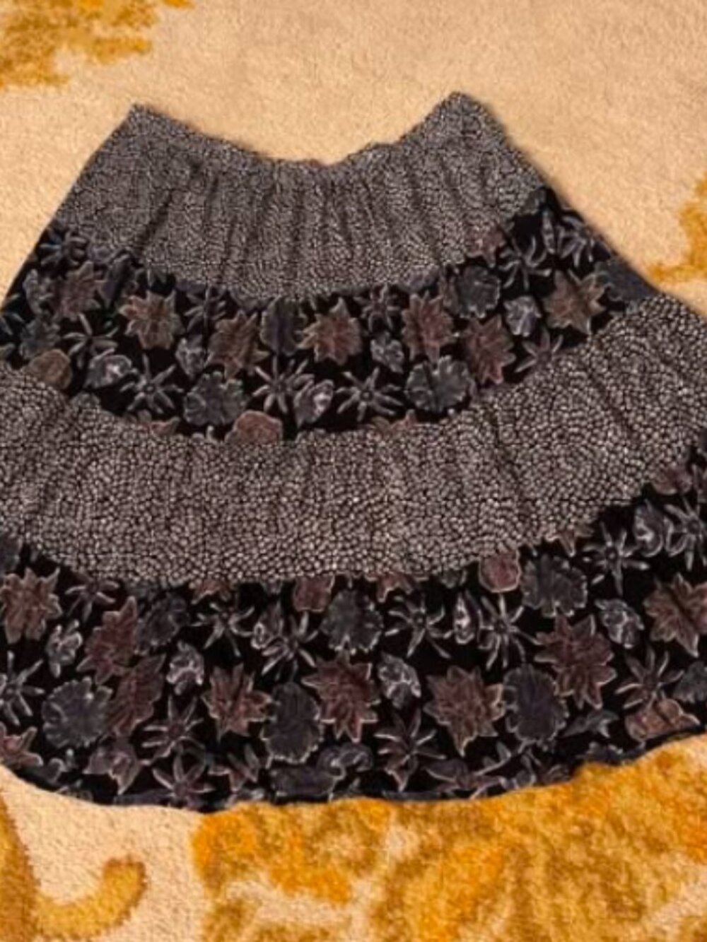 Exclusif Tiered Skirt. Sz 4X. Rayon. Pull on. Button Front below waist. B29+